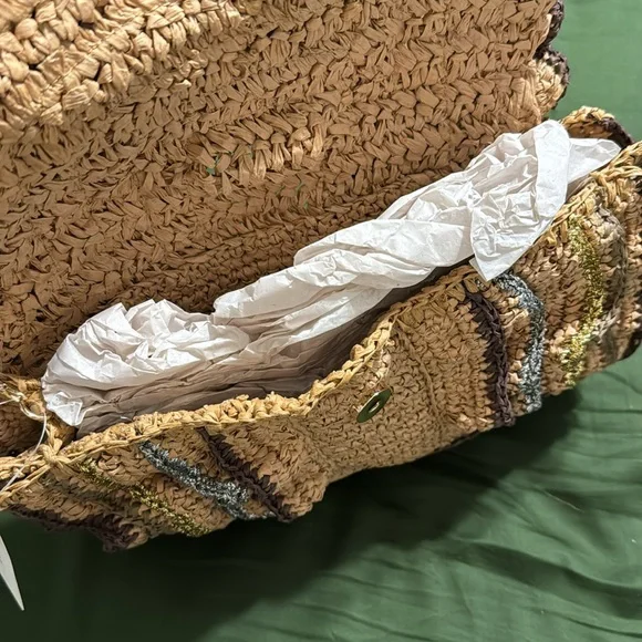 ✨ Anthropologie Natural Ruffle Clutch - Picture 5 of 9